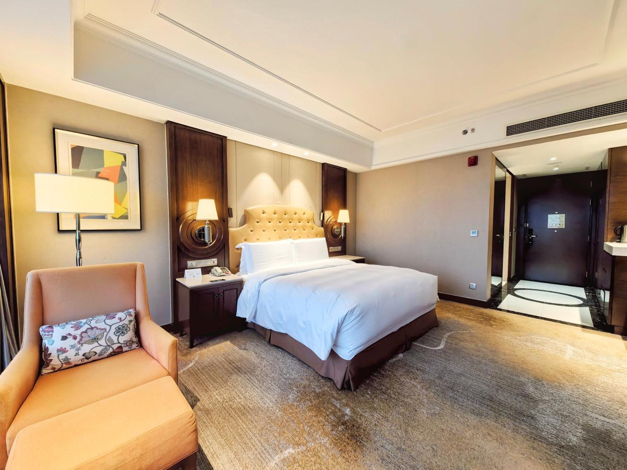 Doubletree By Hilton Ningbo - Chunxiao Hotel Exterior photo