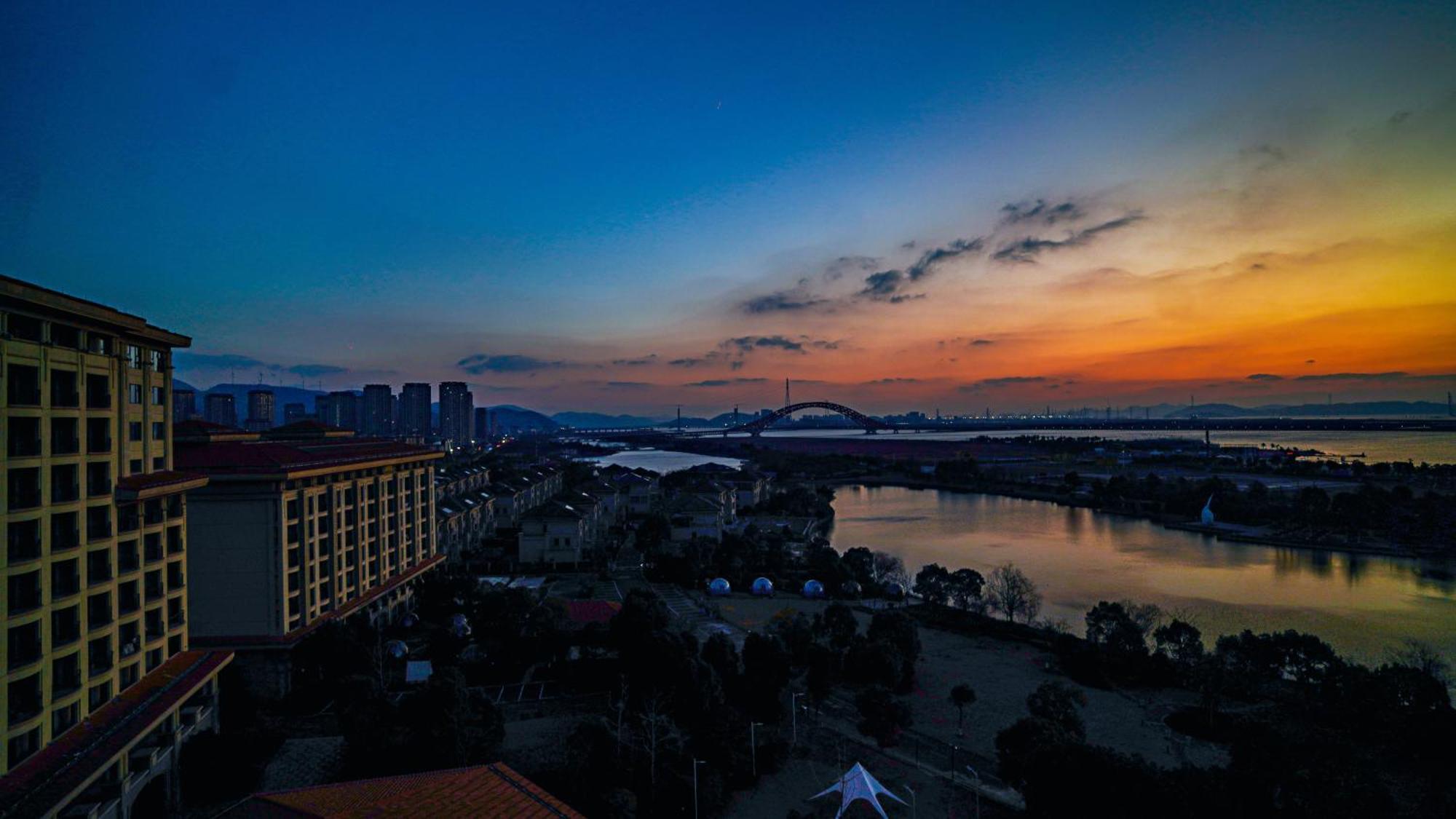Doubletree By Hilton Ningbo - Chunxiao Hotel Exterior photo