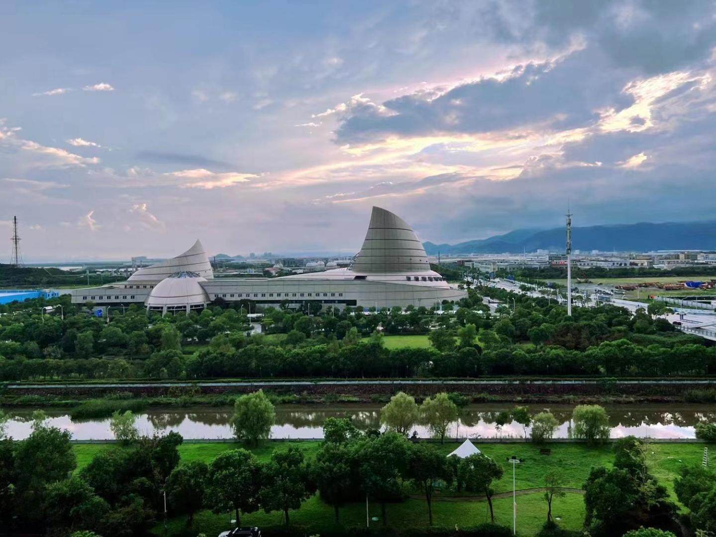 Doubletree By Hilton Ningbo - Chunxiao Hotel Exterior photo
