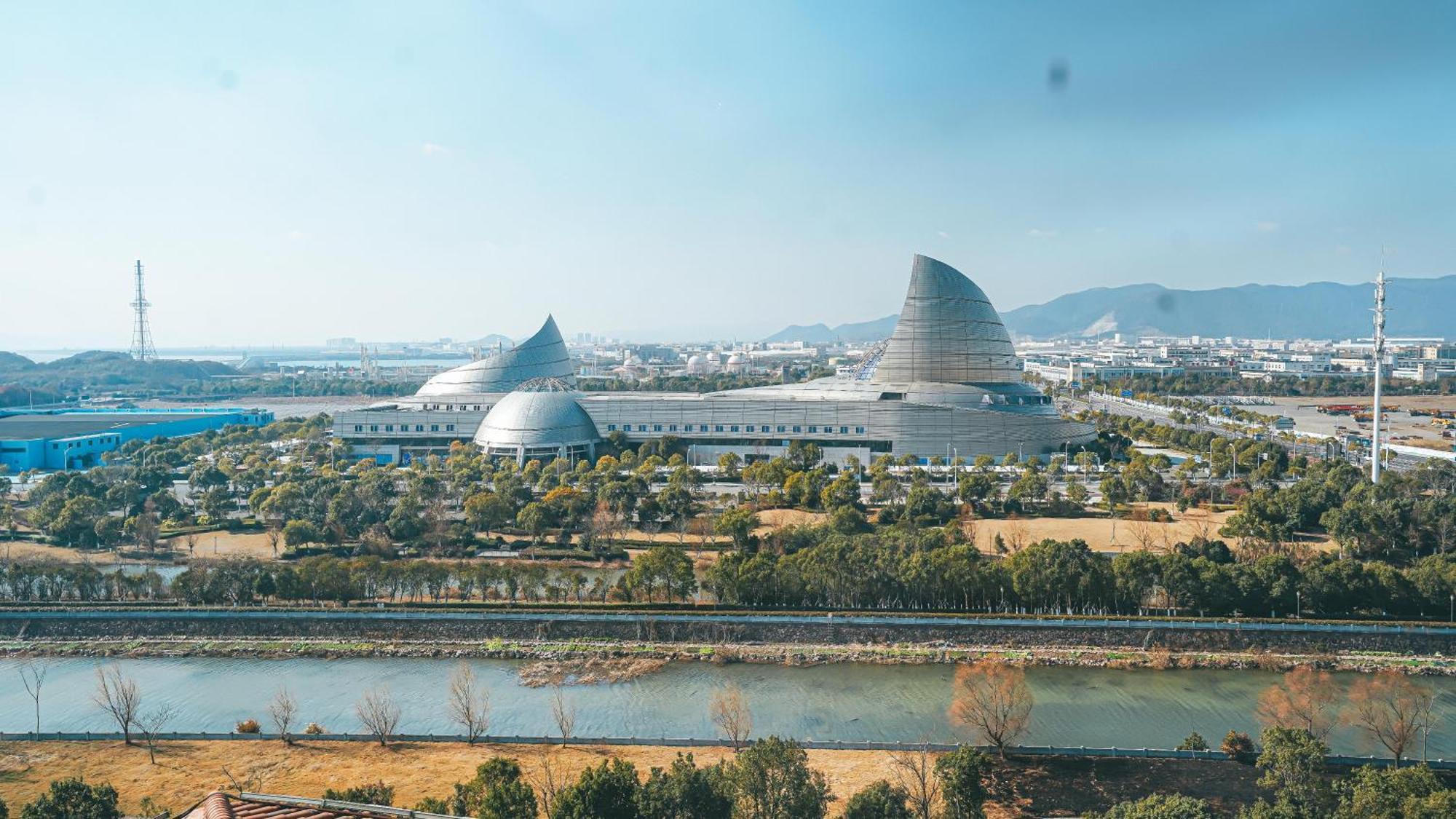 Doubletree By Hilton Ningbo - Chunxiao Hotel Exterior photo
