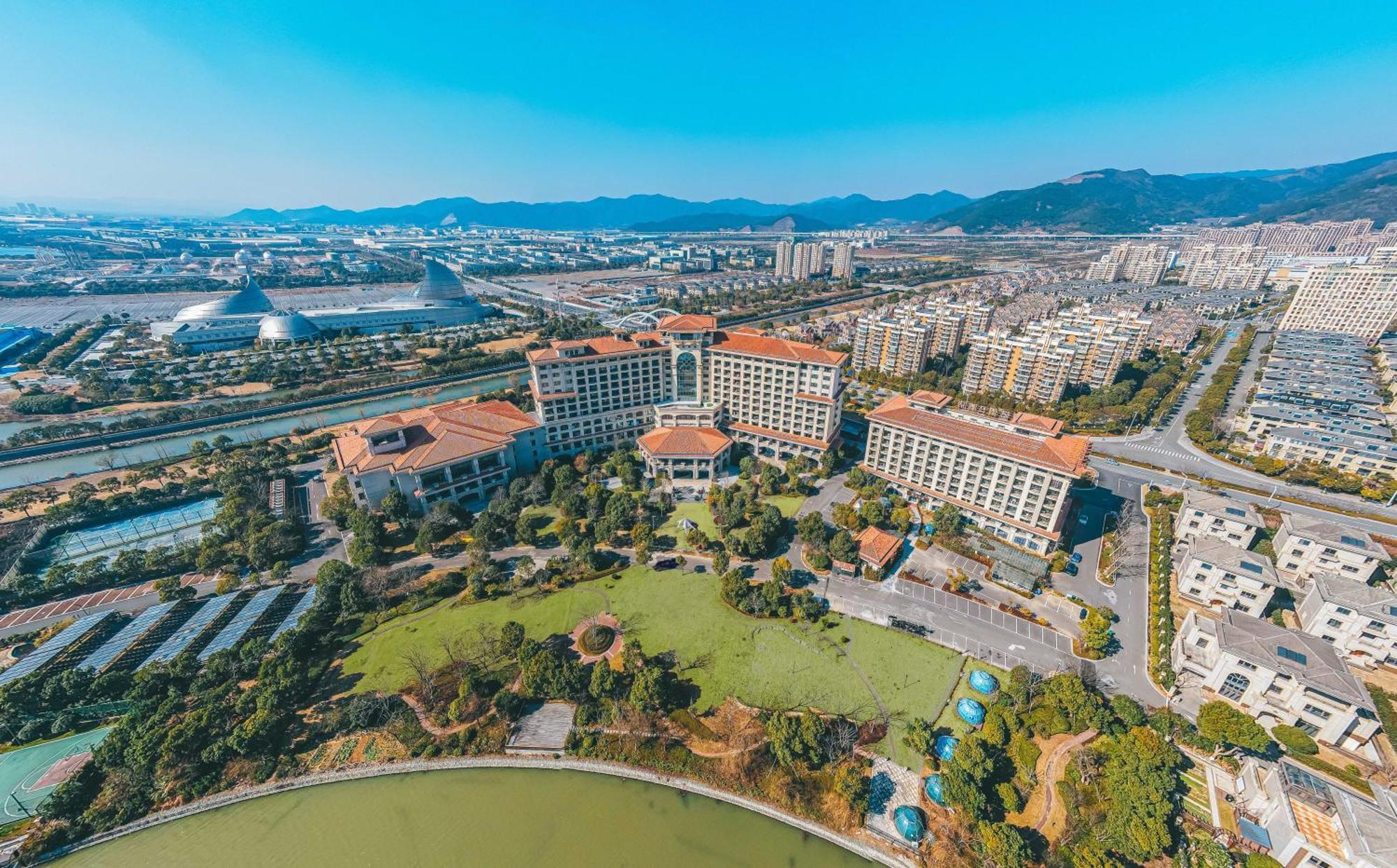 Doubletree By Hilton Ningbo - Chunxiao Hotel Exterior photo