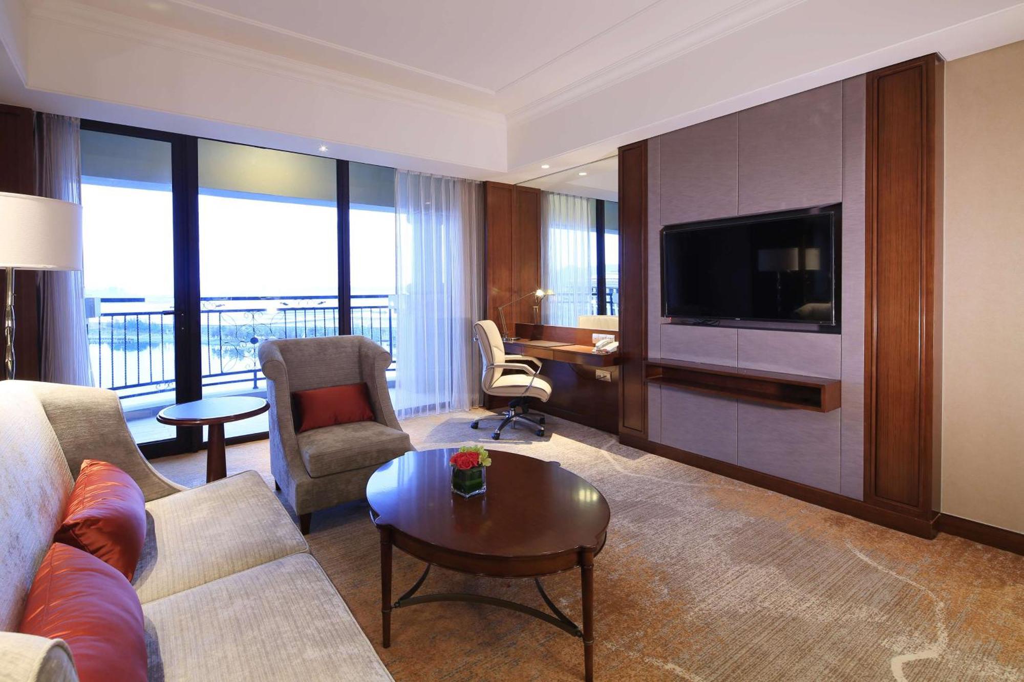 Doubletree By Hilton Ningbo - Chunxiao Hotel Exterior photo