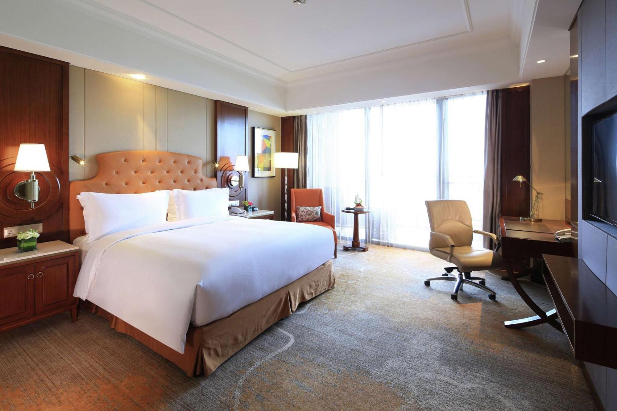 Doubletree By Hilton Ningbo - Chunxiao Hotel Exterior photo